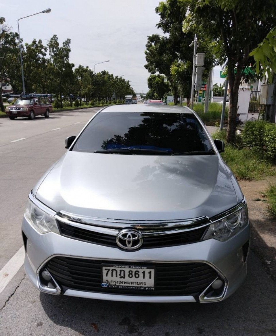 Bom taxi บริการรถนั่งส่วนบุคคล บริการด้วยToyota Camry